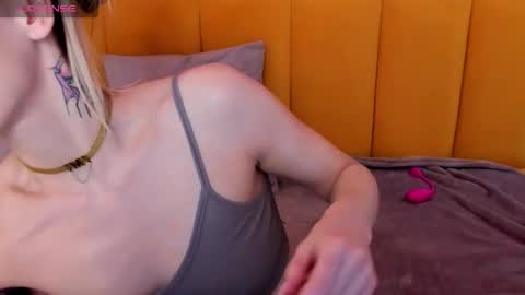 Diana  online show from November 2025 01:37:01 AM