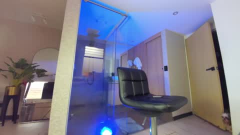 dianac1998 online show from November 2025 09:15:01 PM