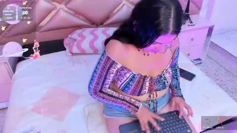 Snapshot of dianasheren chatting on April 2026 08:44:01 PM dianasheren online show from April 2026 08:44:01 PM