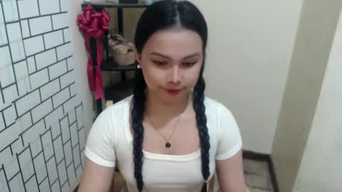 Snapshot of diane_intownx chatting on February 2025 12:51:01 AM Diane online show from February 2025 12:51:01 AM