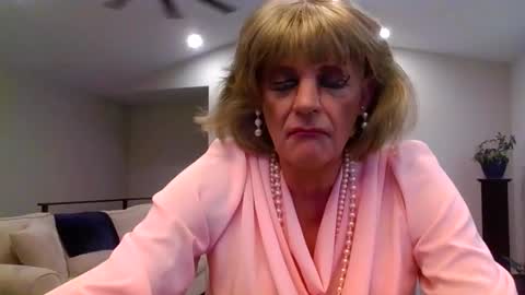 dianeheels online show from June 2026 01:36:01 PM