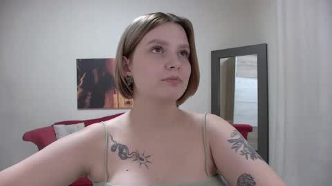 Snapshot of dianemills chatting on January 2025 12:01:01 AM Diane Mills online show from January 2025 12:01:01 AM