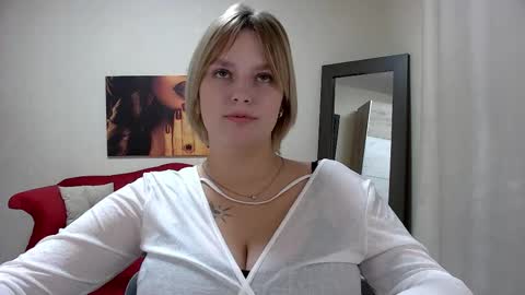 Snapshot of dianemills chatting on September 2025 07:41:01 PM Diane Mills online show from September 2025 07:41:01 PM