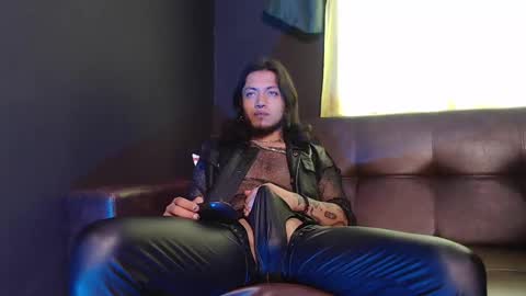 Snapshot of dicaprioo_ chatting on May 2026 05:06:01 PM DICAPRIO online show from May 2026 05:06:01 PM
