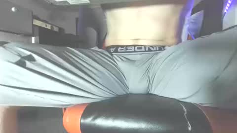 Snapshot of dick_and_muscle chatting on October 2025 01:39:03 AM Dick And Muscle online show from October 2025 01:39:03 AM