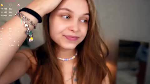 Elwyna online show from October 2025 06:51:01 PM