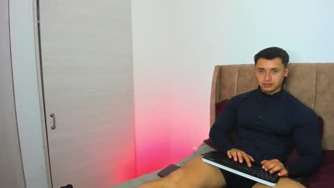 Dilan Coy online show from January 2026 08:00:01 PM