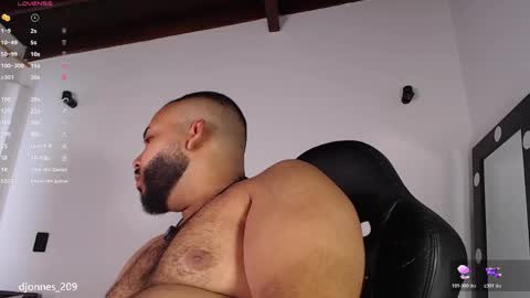 DilanJonnes online show from May 2026 05:09:01 PM