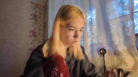 dinorahmroczkowski online show from October 2025 07:50:02 AM