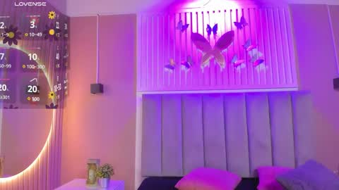 Cristal  online show from October 2025 02:57:02 AM