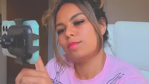 diosadeluniverso_ online show from January 2026 01:14:01 PM