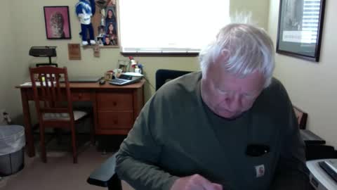 dirtrider195080438 online show from June 2026 05:18:01 PM
