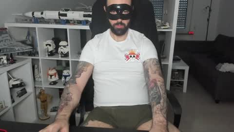 Snapshot of dirtybalws chatting on December 2024 02:42:02 PM Robert online show from December 2024 02:42:02 PM