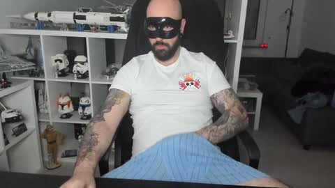 Snapshot of dirtybalws chatting on January 2025 05:45:02 PM Robert online show from January 2025 05:45:02 PM