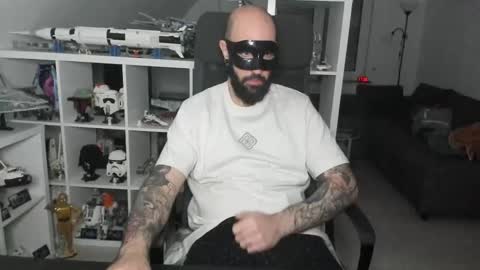 Snapshot of dirtybalws chatting on November 2025 04:41:01 PM Robert online show from November 2025 04:41:01 PM