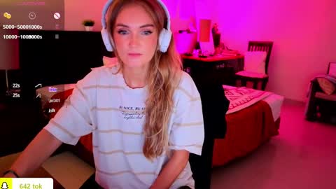 Snapshot of disney__princess chatting on September 2025 06:04:02 AM JASMINE online show from September 2025 06:04:02 AM
