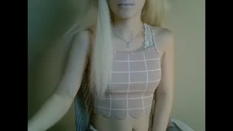 Snapshot of ditamilton chatting on December 2024 03:49:02 PM DitaMilton online show from December 2024 03:49:02 PM