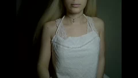 Snapshot of ditamilton chatting on December 2024 09:41:02 PM DitaMilton online show from December 2024 09:41:02 PM