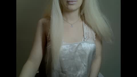 Snapshot of ditamilton chatting on January 2025 07:48:01 PM DitaMilton online show from January 2025 07:48:01 PM