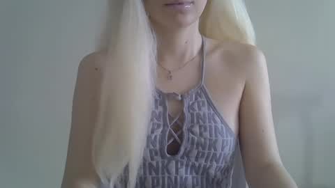 Snapshot of ditamilton chatting on February 2025 10:10:02 AM DitaMilton online show from February 2025 10:10:02 AM