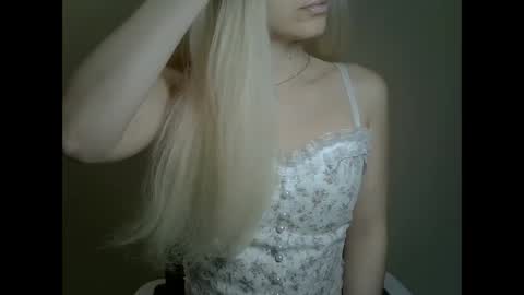 Snapshot of ditamilton chatting on February 2025 09:17:02 PM DitaMilton online show from February 2025 09:17:02 PM