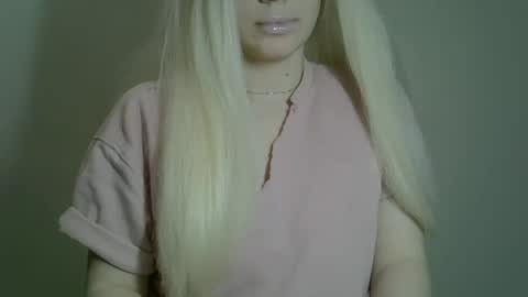 Snapshot of ditamilton chatting on February 2025 08:40:01 PM DitaMilton online show from February 2025 08:40:01 PM