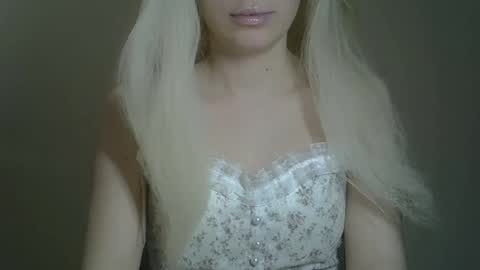 Snapshot of ditamilton chatting on March 2025 04:03:02 PM DitaMilton online show from March 2025 04:03:02 PM