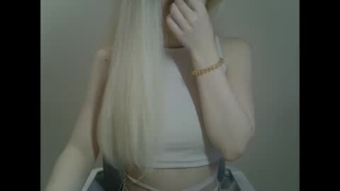 Snapshot of ditamilton chatting on March 2025 10:13:02 AM DitaMilton online show from March 2025 10:13:02 AM