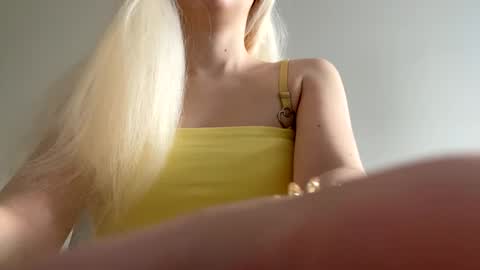 Snapshot of ditamilton chatting on March 2025 02:48:02 PM DitaMilton online show from March 2025 02:48:02 PM