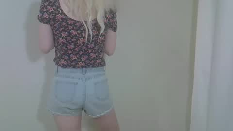 Snapshot of ditamilton chatting on September 2025 07:47:02 PM DitaMilton online show from September 2025 07:47:02 PM