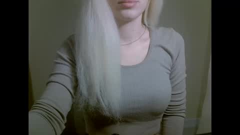 Snapshot of ditamilton chatting on September 2025 07:52:01 PM DitaMilton online show from September 2025 07:52:01 PM