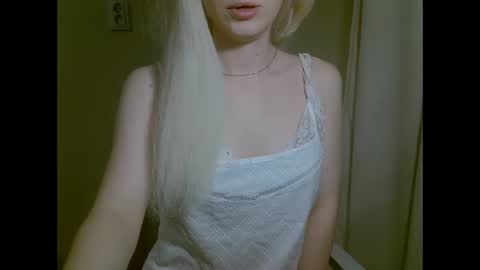 Snapshot of ditamilton chatting on October 2025 08:38:02 PM DitaMilton online show from October 2025 08:38:02 PM