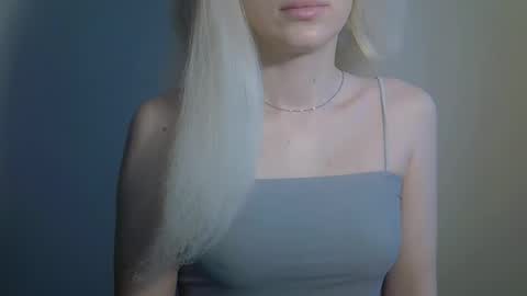 Snapshot of ditamilton chatting on November 2025 09:21:01 AM DitaMilton online show from November 2025 09:21:01 AM