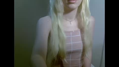 Snapshot of ditamilton chatting on December 2025 02:14:02 PM DitaMilton online show from December 2025 02:14:02 PM