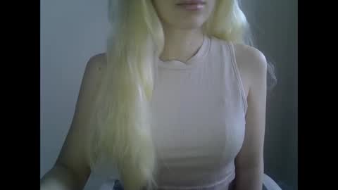 Snapshot of ditamilton chatting on January 2026 12:07:01 PM DitaMilton online show from January 2026 12:07:01 PM