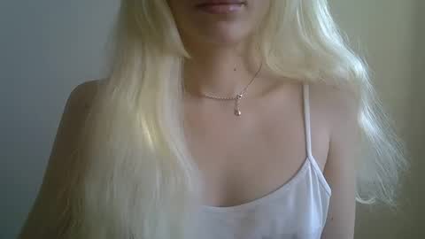 Snapshot of ditamilton chatting on January 2026 11:04:01 AM DitaMilton online show from January 2026 11:04:01 AM