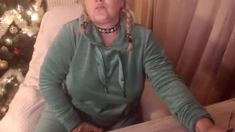 Alexxa online show from December 2025 10:48:01 PM