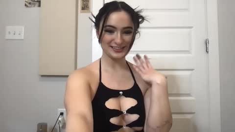 Divine Hips online show from January 2025 05:01:01 PM