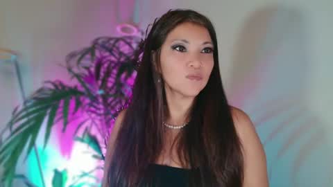 DivineLynn online show from July 2026 01:57:01 PM