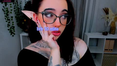 Snapshot of dixipixi_ chatting on December 2024 01:36:02 PM dixipixi_ online show from December 2024 01:36:02 PM