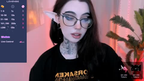 Snapshot of dixipixi_ chatting on January 2025 10:22:01 AM dixipixi_ online show from January 2025 10:22:01 AM
