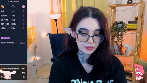 Snapshot of dixipixi_ chatting on February 2025 10:18:02 AM dixipixi_ online show from February 2025 10:18:02 AM