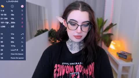 Snapshot of dixipixi_ chatting on February 2025 05:45:01 AM dixipixi_ online show from February 2025 05:45:01 AM
