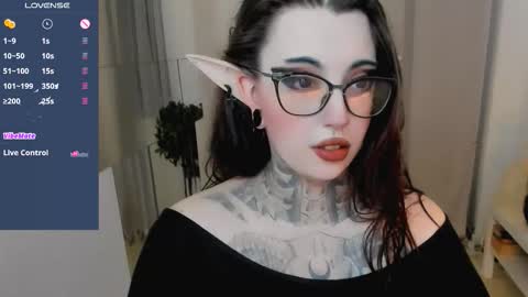 Snapshot of dixipixi_ chatting on September 2025 05:40:01 AM dixipixi_ online show from September 2025 05:40:01 AM