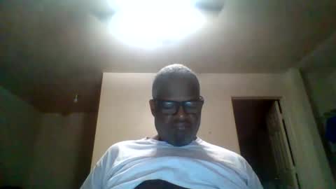 Snapshot of djbignuttsbrownass24 chatting on October 2025 03:36:01 AM djbignuttsbrownass24 online show from October 2025 03:36:01 AM