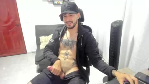 Snapshot of dmitrisanders1 chatting on May 2026 01:00:02 AM Maybe in pvt online show from May 2026 01:00:02 AM