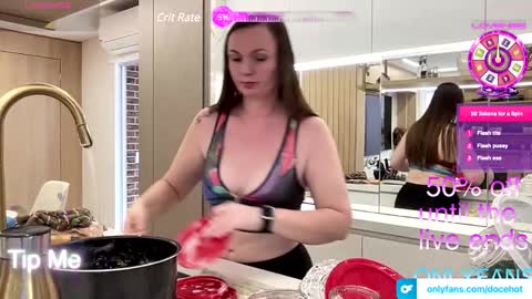 Snapshot of docehot1818 chatting on February 2025 03:38:01 PM Ctia But I prefer to be called DOCE online show from February 2025 03:38:01 PM