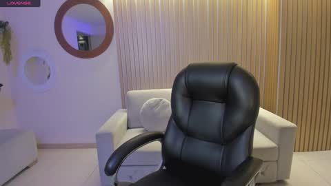 Dolcie  online show from December 2024 12:12:02 PM