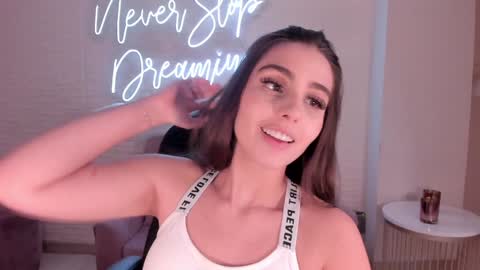 Dolcie  online show from January 2025 06:10:01 PM