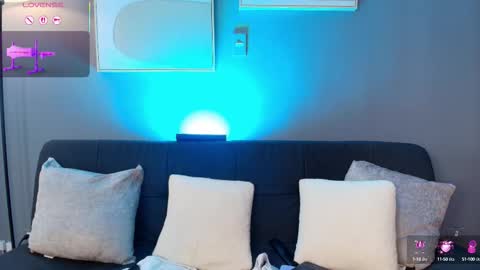 Dolcie  online show from September 2025 11:50:02 PM